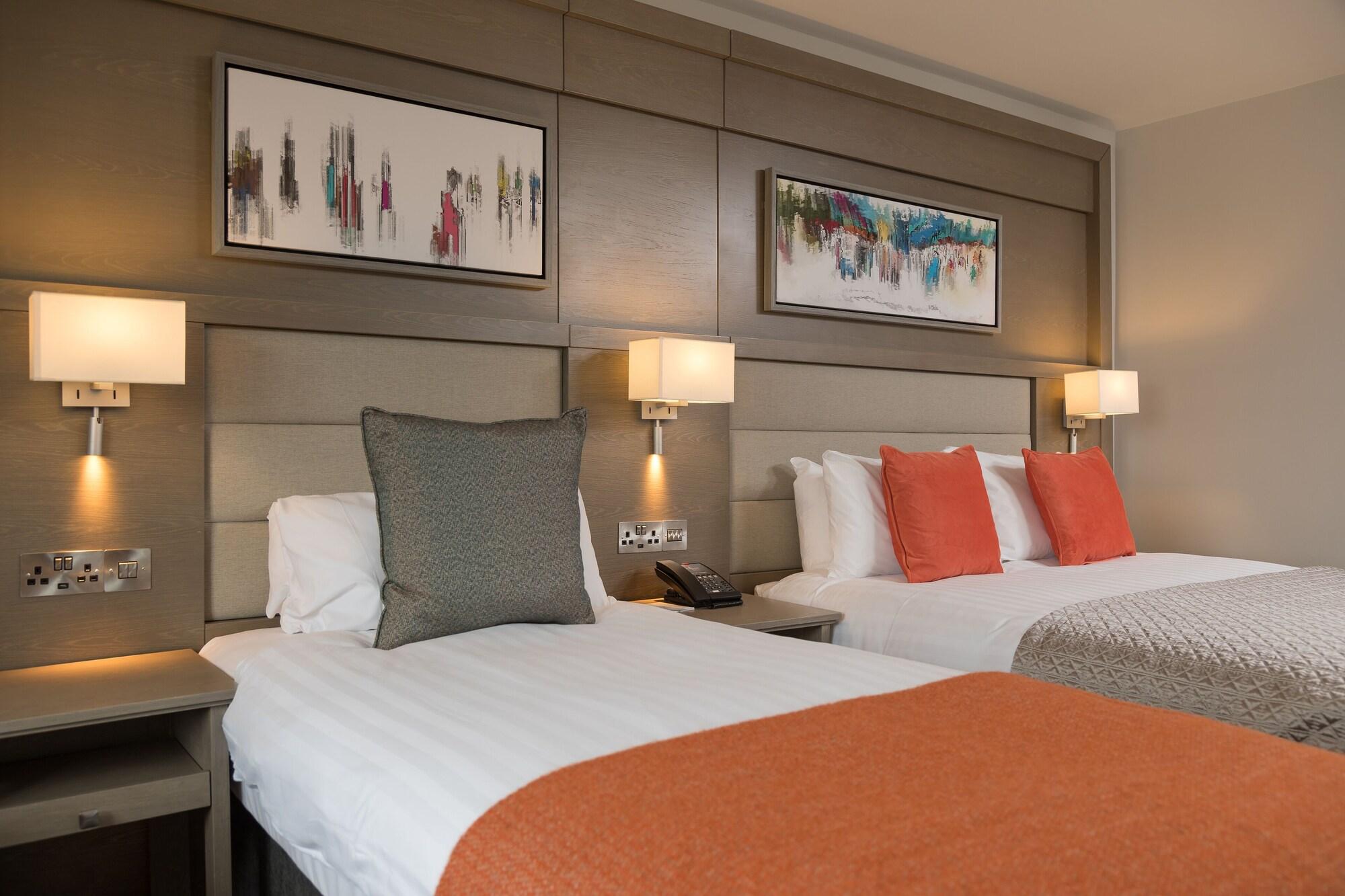 Mcwilliam Park Hotel แคลร์มอร์ริส ภายนอก รูปภาพ