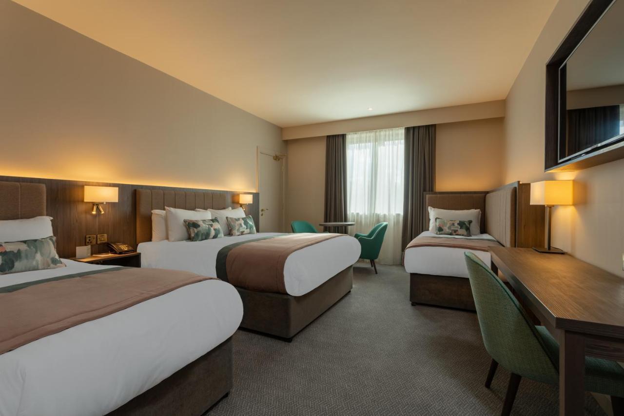 Mcwilliam Park Hotel แคลร์มอร์ริส ภายนอก รูปภาพ