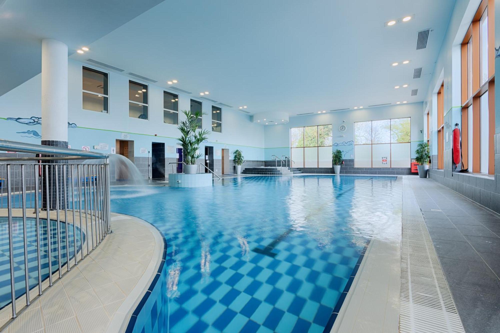 Mcwilliam Park Hotel แคลร์มอร์ริส ภายนอก รูปภาพ
