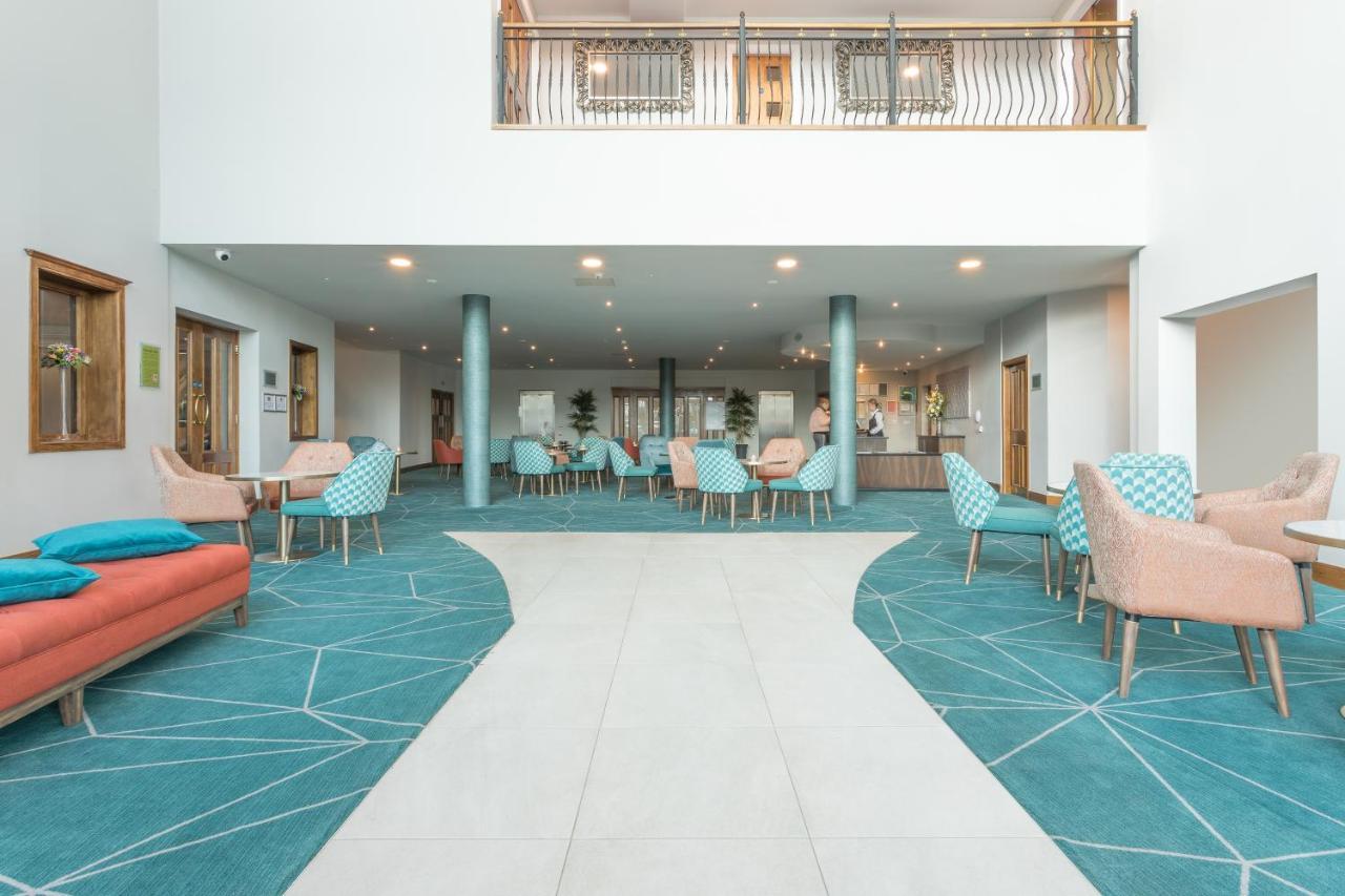 Mcwilliam Park Hotel แคลร์มอร์ริส ภายนอก รูปภาพ